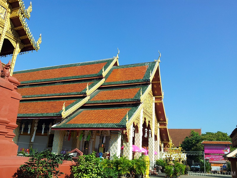 Wat Phrathat Hariphunchai (13)
