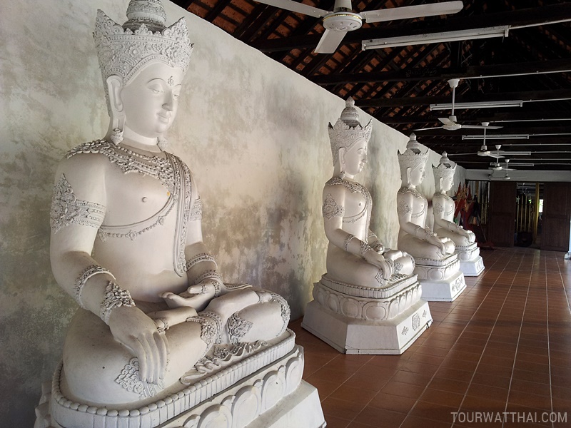 Wat Phrathat Hariphunchai (9)