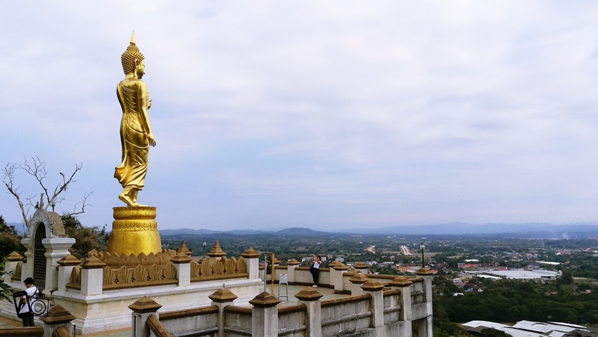 Wat Phra Thai Khao Noi
