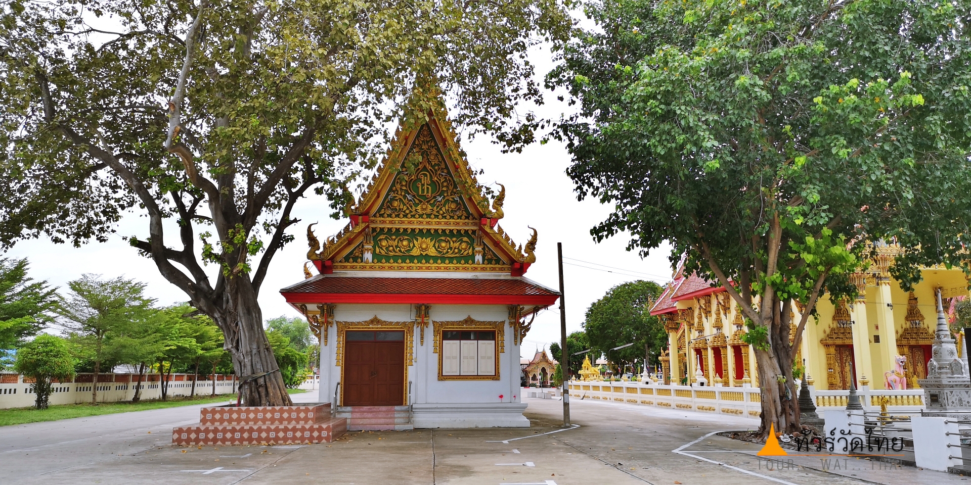Wat Nang Khan Chan Tri1